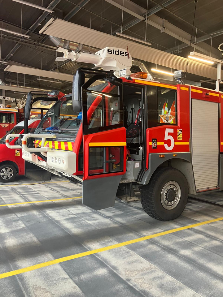 SIDES VIM90 P25 - Autospeciala de stins incendii: Foto 5 SIDES VIM90 P25 - Autospeciala de stins incendii: Foto 5