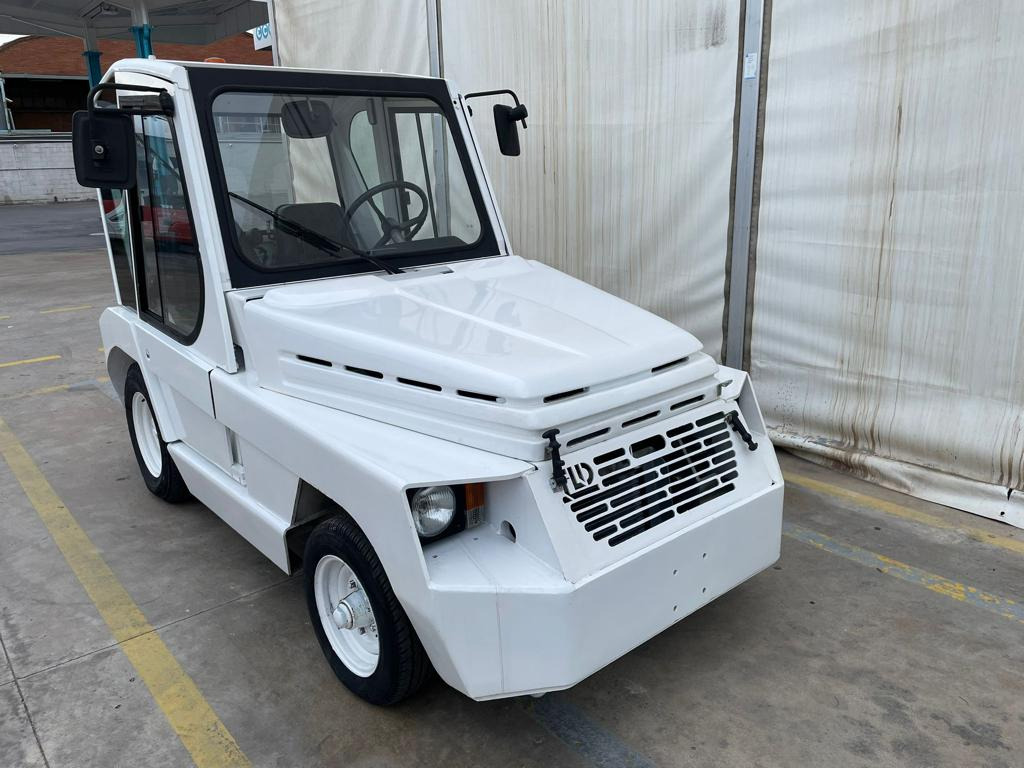 TLD TMX30 - Tractor pentru aeronave: Foto 2 TLD TMX30 - Tractor pentru aeronave: Foto 2