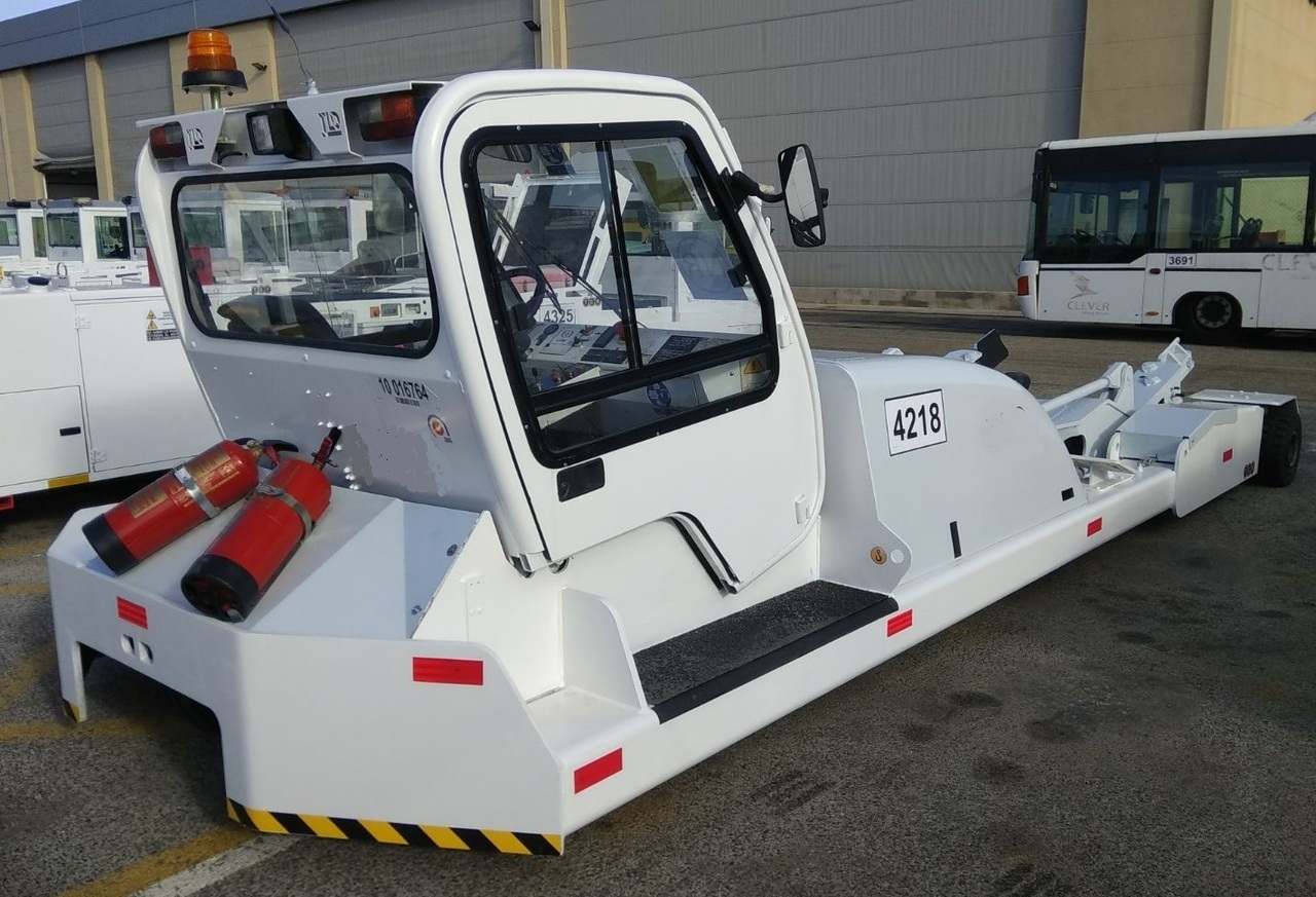 TLD Towbarless Pushback TPX 100 E - Tractor pentru aeronave: Foto 1 TLD Towbarless Pushback TPX 100 E - Tractor pentru aeronave: Foto 1