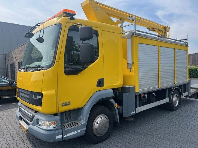 DAF LF 220 FA45.220 LF Custers T265-12.5 - Camion cu nacela: Foto 1 DAF LF 220 FA45.220 LF Custers T265-12.5 - Camion cu nacela: Foto 1