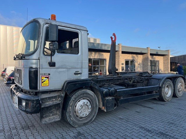 MAN 26.364 6x2 - Camion şasiu: Foto 1 MAN 26.364 6x2 - Camion şasiu: Foto 1