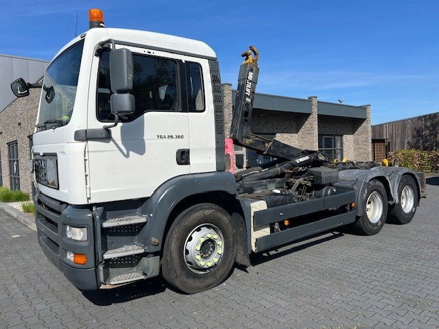 MAN TGA 26.360 .360 6X2 Hooksystem - Camion transport containere/ Swap body: Foto 1 MAN TGA 26.360 .360 6X2 Hooksystem - Camion transport containere/ Swap body: Foto 1