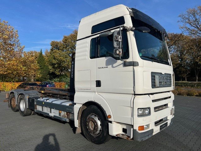 MAN TGA 26.440 .440 6x2 - Camion transport containere/ Swap body: Foto 2 MAN TGA 26.440 .440 6x2 - Camion transport containere/ Swap body: Foto 2