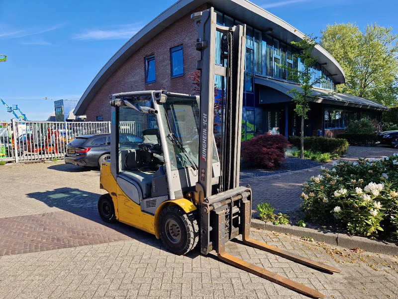 Jungheinrich DFG 425S - Stivuitor diesel: Foto 3 Jungheinrich DFG 425S - Stivuitor diesel: Foto 3