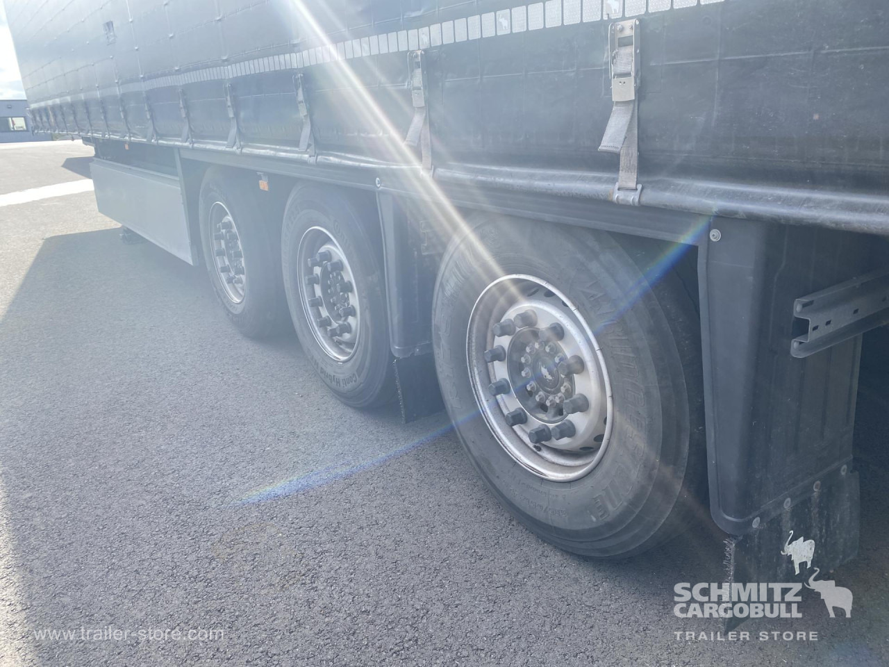 SCHMITZ Curtainsider Standard - Semiremorcă prelată: Foto 4 SCHMITZ Curtainsider Standard - Semiremorcă prelată: Foto 4