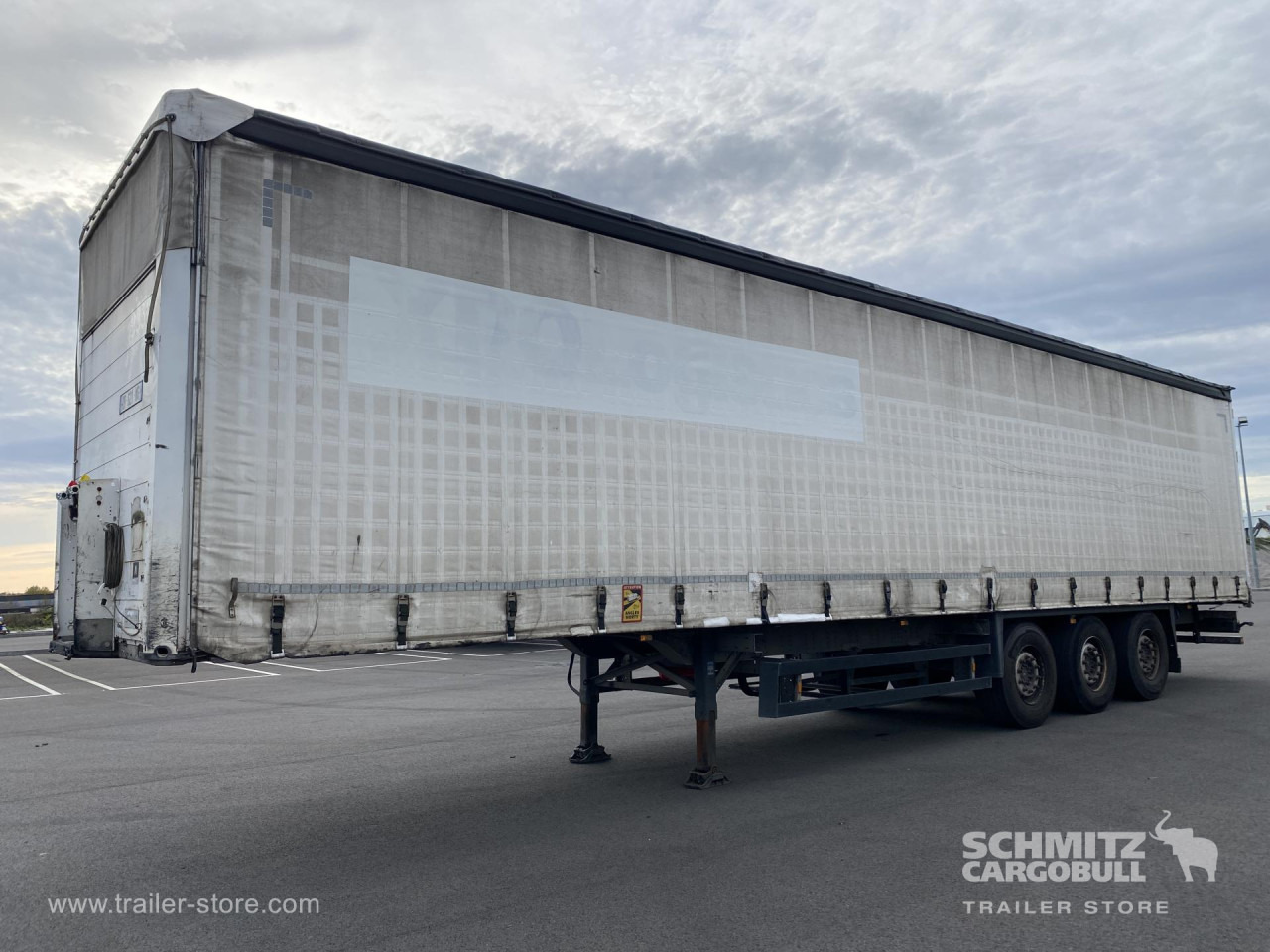 SCHMITZ Curtainsider Standard - Semiremorcă prelată: Foto 1 SCHMITZ Curtainsider Standard - Semiremorcă prelată: Foto 1