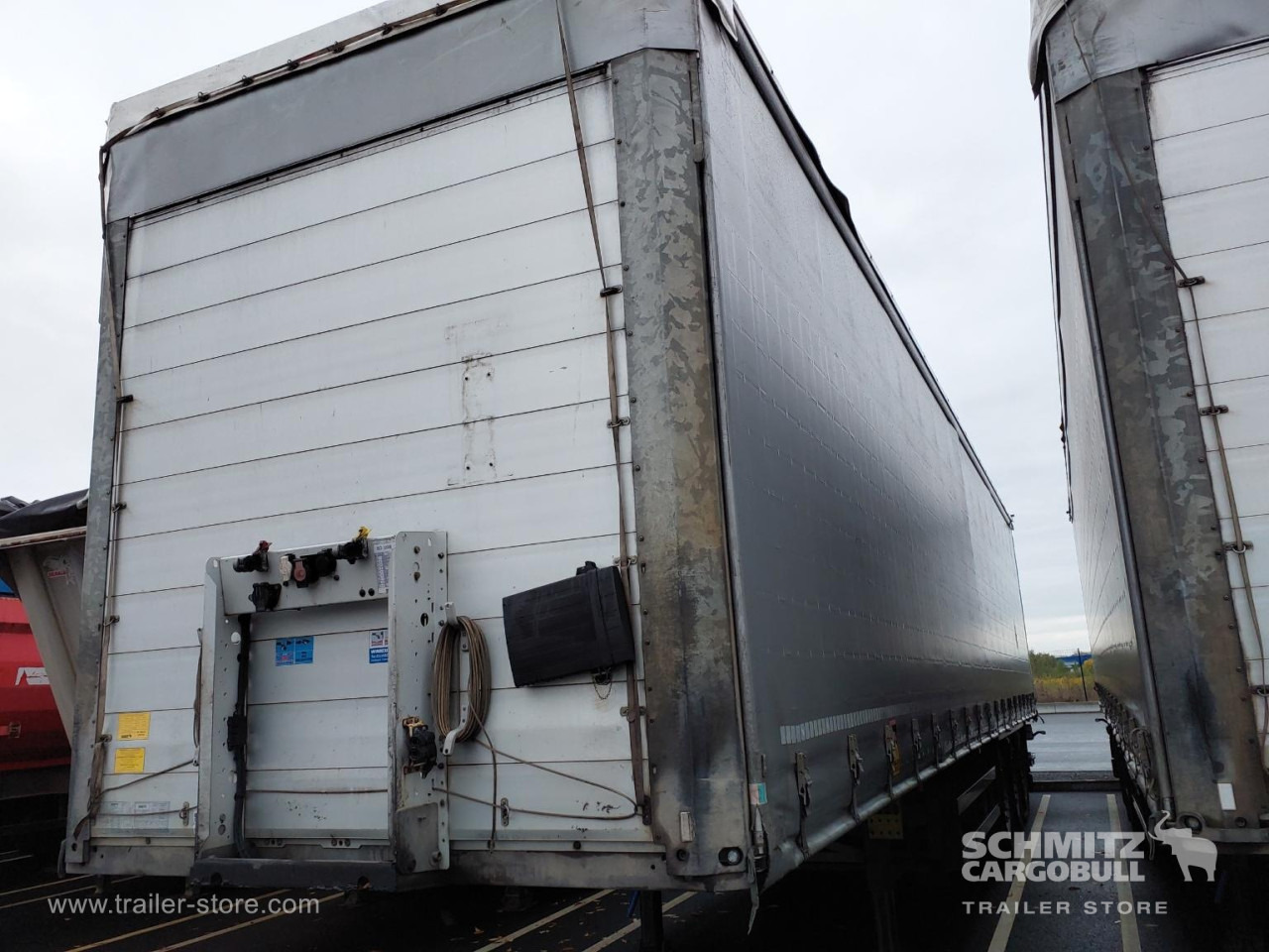 SCHMITZ Curtainsider Standard Taillift - Semiremorcă prelată: Foto 5 SCHMITZ Curtainsider Standard Taillift - Semiremorcă prelată: Foto 5