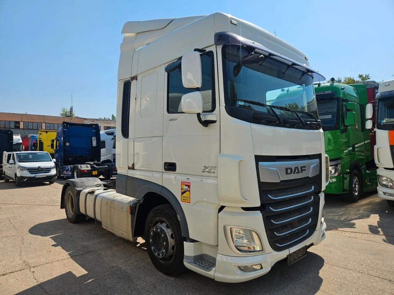 DAF XF 460 Mega Standklima Space Cab - Cap tractor: Foto 2 DAF XF 460 Mega Standklima Space Cab - Cap tractor: Foto 2