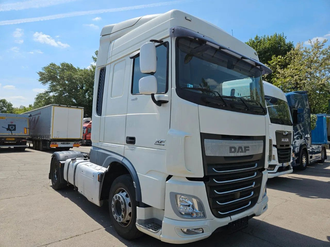 DAF XF 460 Space Cab Standklima 1 units - Cap tractor: Foto 2 DAF XF 460 Space Cab Standklima 1 units - Cap tractor: Foto 2