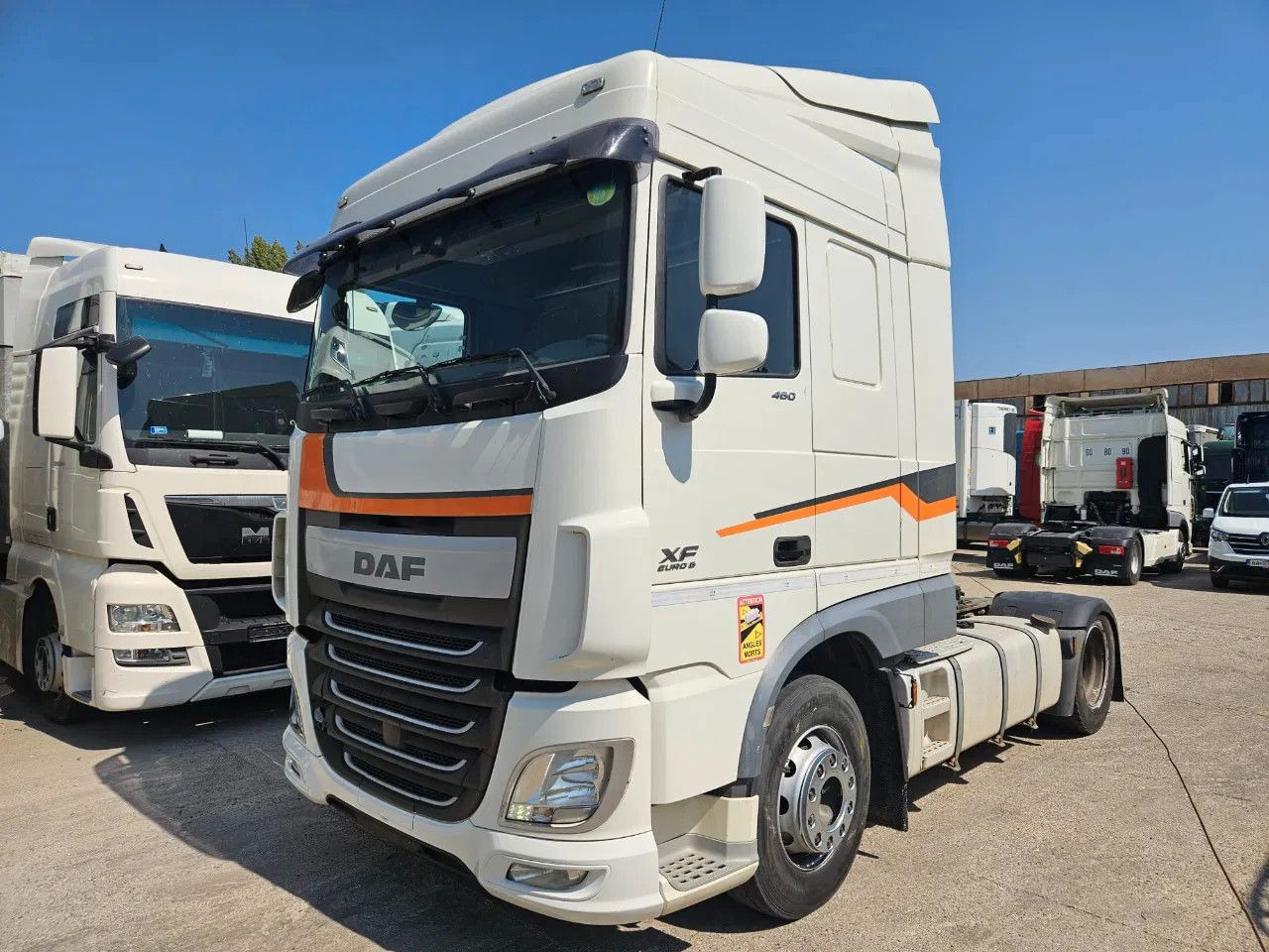 DAF XF 460 Space Cab Standklima 2 units - Cap tractor: Foto 1 DAF XF 460 Space Cab Standklima 2 units - Cap tractor: Foto 1