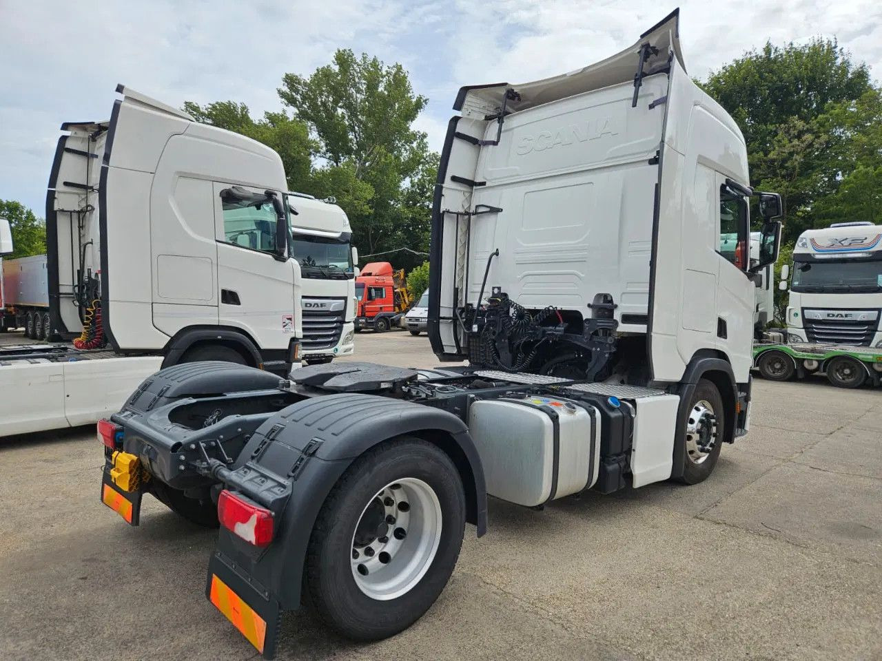 Scania R450 Alloy wheels, Stand Klima, Navi, 2 units - Cap tractor: Foto 4 Scania R450 Alloy wheels, Stand Klima, Navi, 2 units - Cap tractor: Foto 4