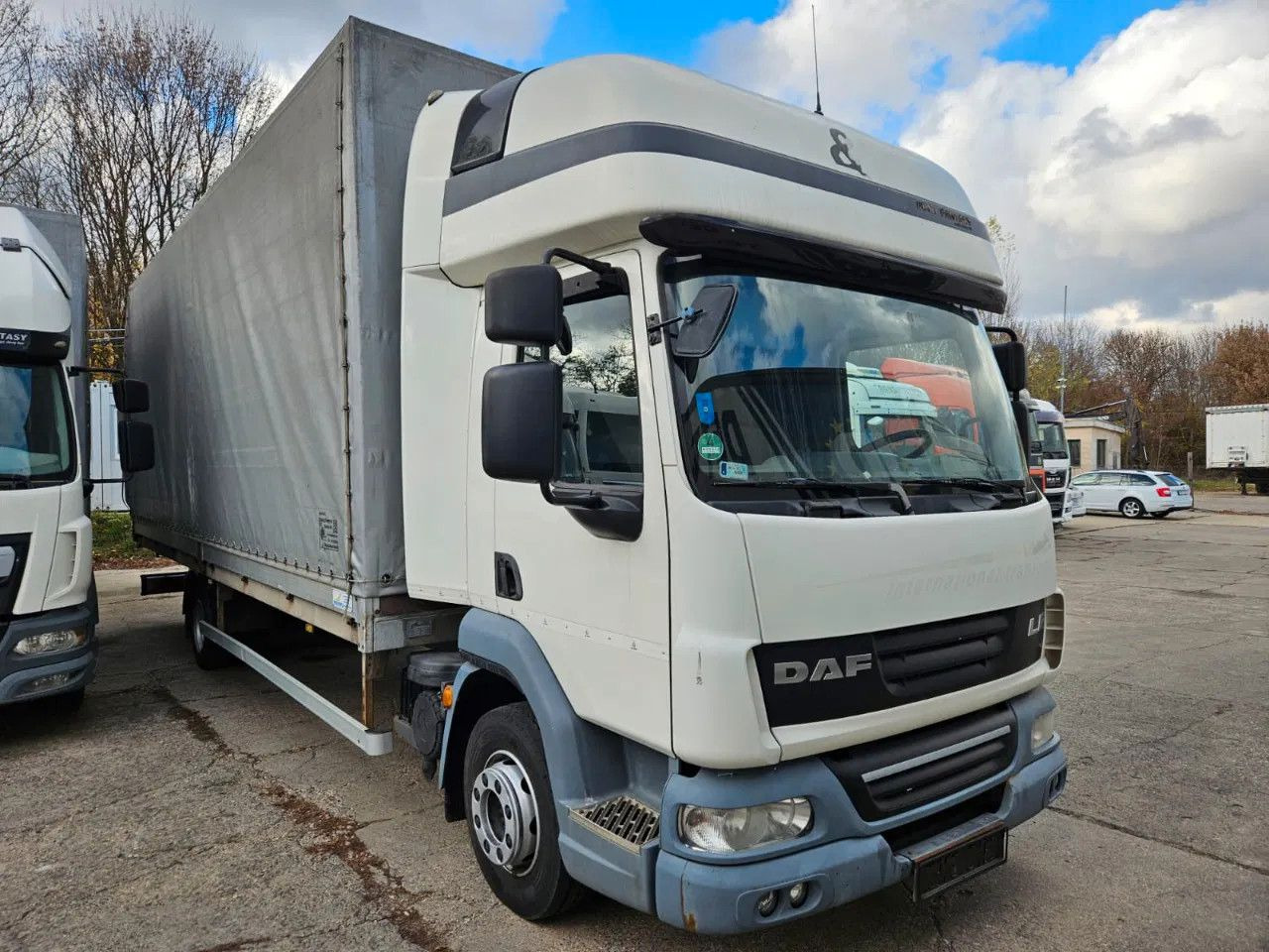 DAF LF 45.210 12t Euro5 EEV - Camion cu prelată: Foto 2 DAF LF 45.210 12t Euro5 EEV - Camion cu prelată: Foto 2