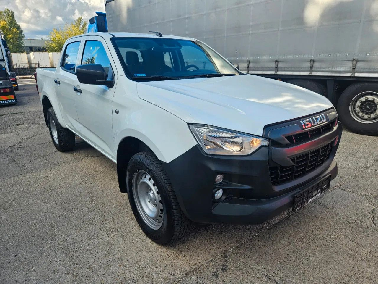 Isuzu D-Max 2H, 4H, 4L - SUV: Foto 3 Isuzu D-Max 2H, 4H, 4L - SUV: Foto 3
