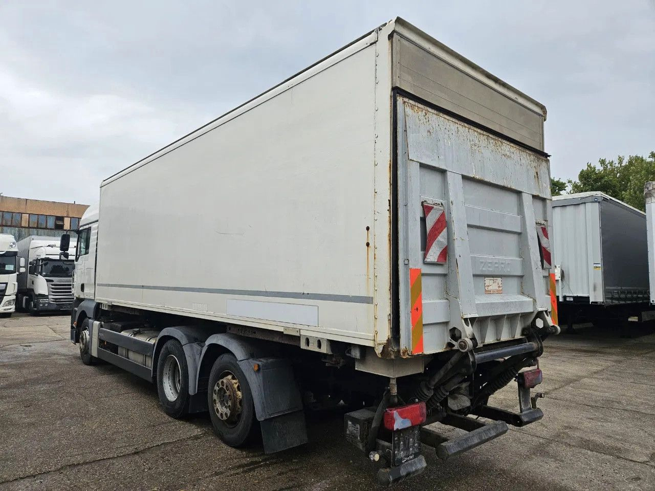 MAN TGA 26.400 BDF Tail Lift Euro5, New Smart2 Tacho - Camion transport containere/ Swap body: Foto 4 MAN TGA 26.400 BDF Tail Lift Euro5, New Smart2 Tacho - Camion transport containere/ Swap body: Foto 4