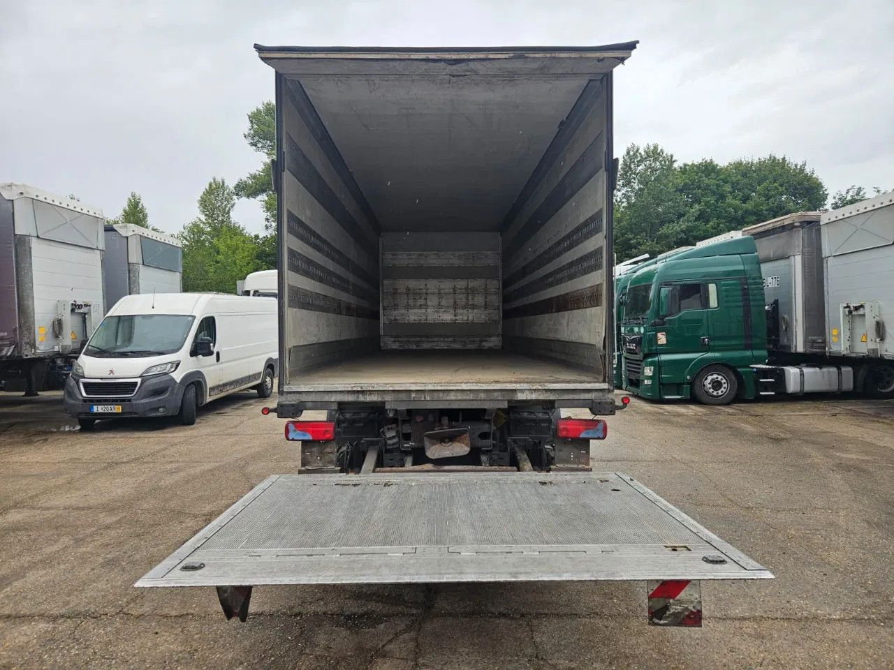 Scania R480 BOX Tail Lift Euro5 - Camion furgon: Foto 5 Scania R480 BOX Tail Lift Euro5 - Camion furgon: Foto 5