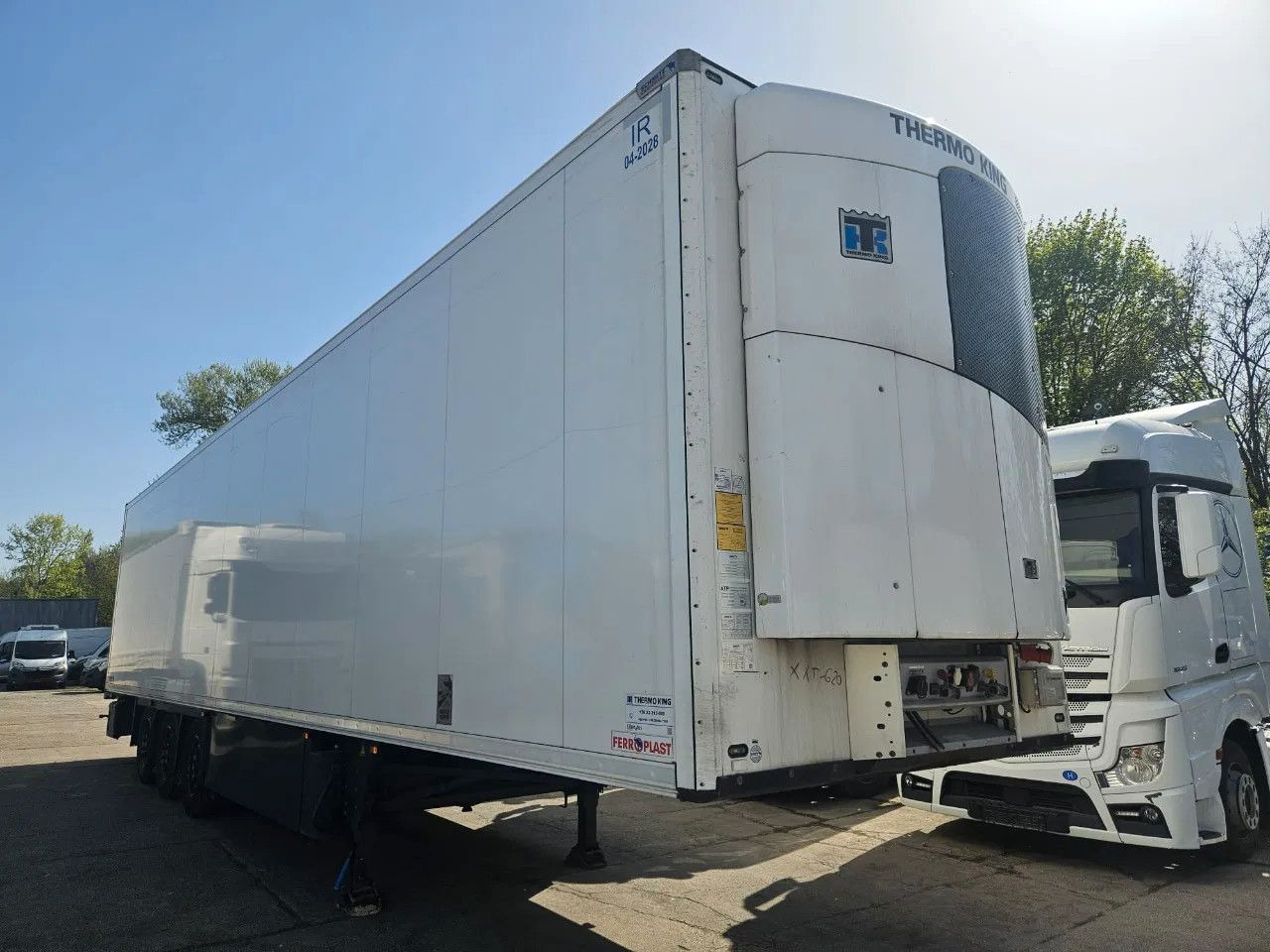 Schmitz Cargobull SCB S3T Thermo King SLXi 300 Lifting axle A - 2 - Semiremorcă frigider: Foto 2 Schmitz Cargobull SCB S3T Thermo King SLXi 300 Lifting axle A - 2 - Semiremorcă frigider: Foto 2