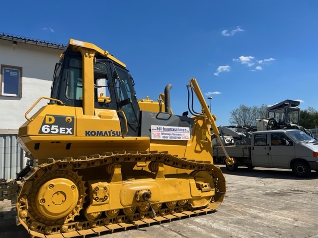 KOMATSU D65EX12 mit Ripperventil - Buldozer: Foto 2 KOMATSU D65EX12 mit Ripperventil - Buldozer: Foto 2