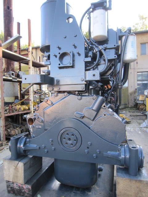 Komatsu Motor Typ S6D 125 E-2 für D65PX/ EX - Motor pentru Buldozer: Foto 5 Komatsu Motor Typ S6D 125 E-2 für D65PX/ EX - Motor pentru Buldozer: Foto 5