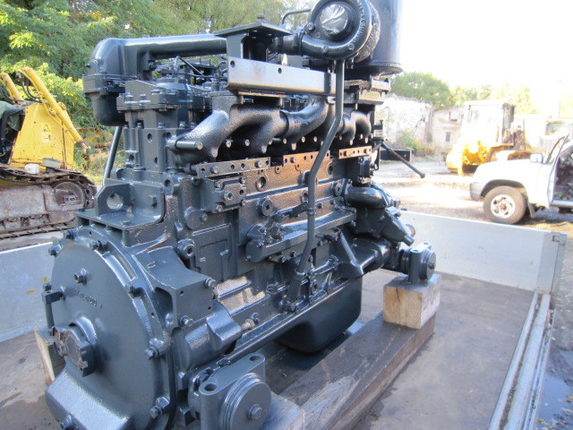 Komatsu Motor Typ S6D 125 E-2 für D65PX/ EX - Motor pentru Buldozer: Foto 3 Komatsu Motor Typ S6D 125 E-2 für D65PX/ EX - Motor pentru Buldozer: Foto 3