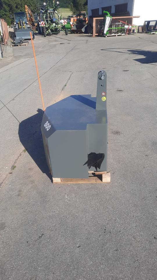 Frontgewicht Ballast Heckgewicht 800kg Traktor Gewicht Fendt - Contragreutate: Foto 4 Frontgewicht Ballast Heckgewicht 800kg Traktor Gewicht Fendt - Contragreutate: Foto 4