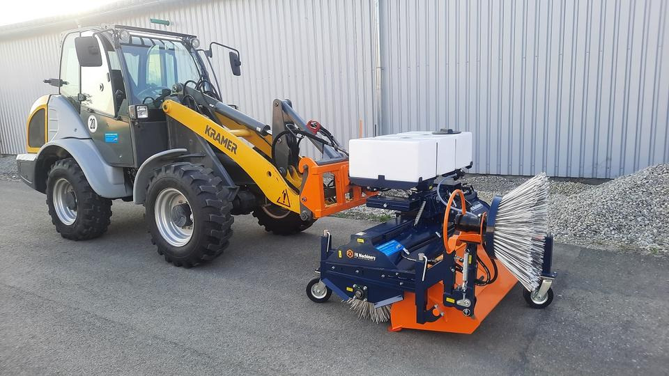 Kehrmaschine Kramer 1,2, 1,5, 1,8 2,3 2,8m Euro Radlader Hoflader - Perie: Foto 4 Kehrmaschine Kramer 1,2, 1,5, 1,8 2,3 2,8m Euro Radlader Hoflader - Perie: Foto 4