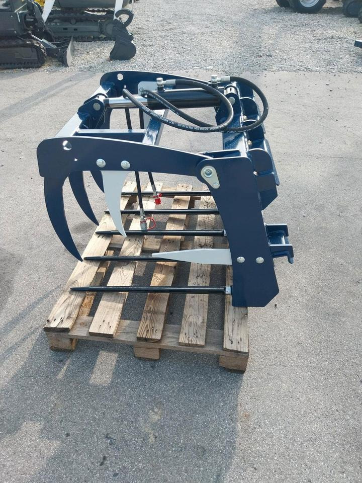 Krokodilgebiss mini Schäffer Greifschaufel Frontlader Hoflader - Echipamente pentru furaje: Foto 3 Krokodilgebiss mini Schäffer Greifschaufel Frontlader Hoflader - Echipamente pentru furaje: Foto 3