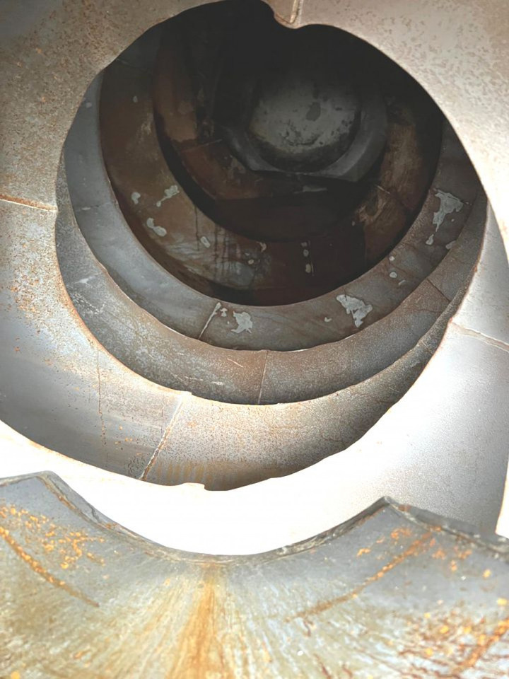 Camion MERCEDES-BENZ Arocs 3240 B 8x4 Betonmischer Deutsch Top Liebherr: Foto 9 Camion MERCEDES-BENZ Arocs 3240 B 8x4 Betonmischer Deutsch Top Liebherr: Foto 9