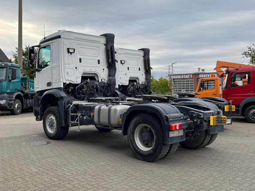 MERCEDES-BENZ Arocs 2043 AS 4x4 SZM nur 133TKM ! Kipphydraulik - Cap tractor: Foto 4 MERCEDES-BENZ Arocs 2043 AS 4x4 SZM nur 133TKM ! Kipphydraulik - Cap tractor: Foto 4