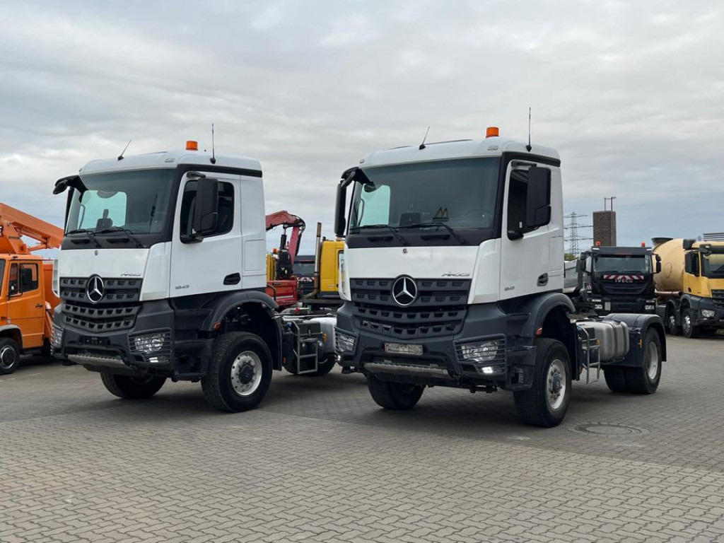 MERCEDES-BENZ Arocs 2043 AS 4x4 SZM nur 133TKM ! Kipphydraulik - Cap tractor: Foto 1 MERCEDES-BENZ Arocs 2043 AS 4x4 SZM nur 133TKM ! Kipphydraulik - Cap tractor: Foto 1