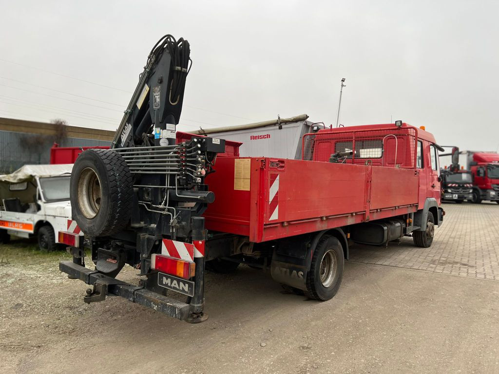 MAN LE 12.225 LC Pritsche Heckkran 6 Zylinder Doka Topzust - Camion platformă, Camion cu macara: Foto 3 MAN LE 12.225 LC Pritsche Heckkran 6 Zylinder Doka Topzust - Camion platformă, Camion cu macara: Foto 3