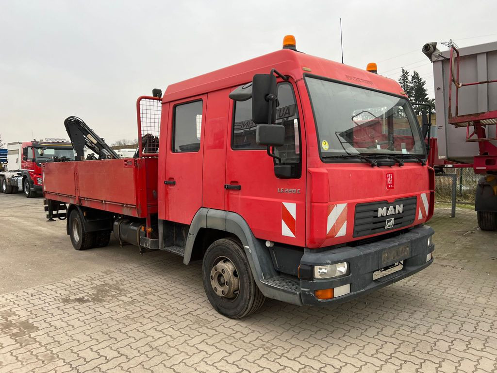 MAN LE 12.225 LC Pritsche Heckkran 6 Zylinder Doka Topzust - Camion platformă, Camion cu macara: Foto 2 MAN LE 12.225 LC Pritsche Heckkran 6 Zylinder Doka Topzust - Camion platformă, Camion cu macara: Foto 2