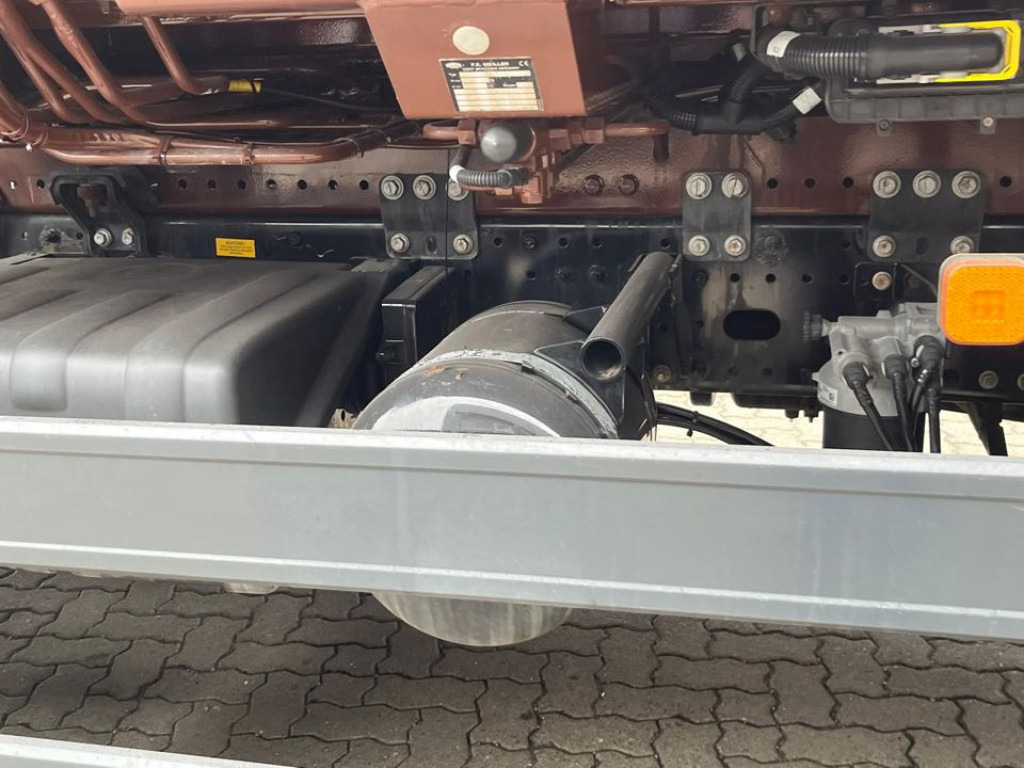 MAN TG-M 18.320 4x2 Absetzkipper Meiller, Funk - Camion container de gunoi: Foto 4 MAN TG-M 18.320 4x2 Absetzkipper Meiller, Funk - Camion container de gunoi: Foto 4