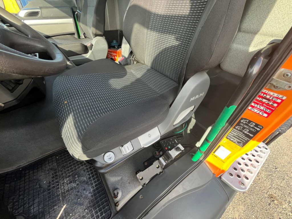 MAN TG-S 26.400 6x4H-2 BL Abrollkipper mit Kran Lift Lenk - Camion cu cârlig, Camion cu macara: Foto 4 MAN TG-S 26.400 6x4H-2 BL Abrollkipper mit Kran Lift Lenk - Camion cu cârlig, Camion cu macara: Foto 4