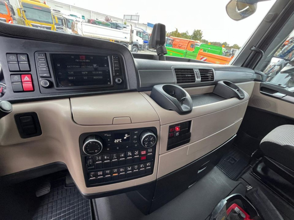 MAN TG-X 26.460 6x2-2 BL Pritsche Kran PK 24.001 Funk Lenk - Camion platformă, Camion cu macara: Foto 3 MAN TG-X 26.460 6x2-2 BL Pritsche Kran PK 24.001 Funk Lenk - Camion platformă, Camion cu macara: Foto 3