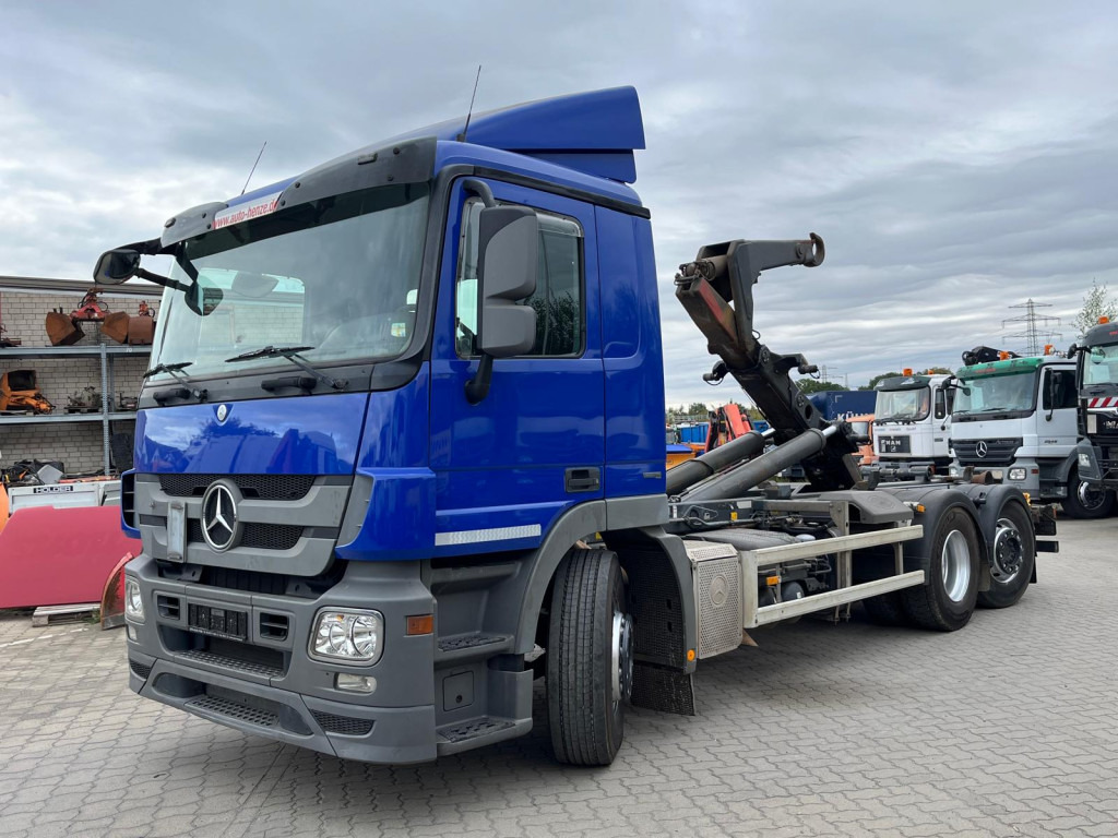 MERCEDES-BENZ Actros 2541 L6x2 Abrollkipper Meiller Schub+Knick - Camion cu cârlig: Foto 1 MERCEDES-BENZ Actros 2541 L6x2 Abrollkipper Meiller Schub+Knick - Camion cu cârlig: Foto 1