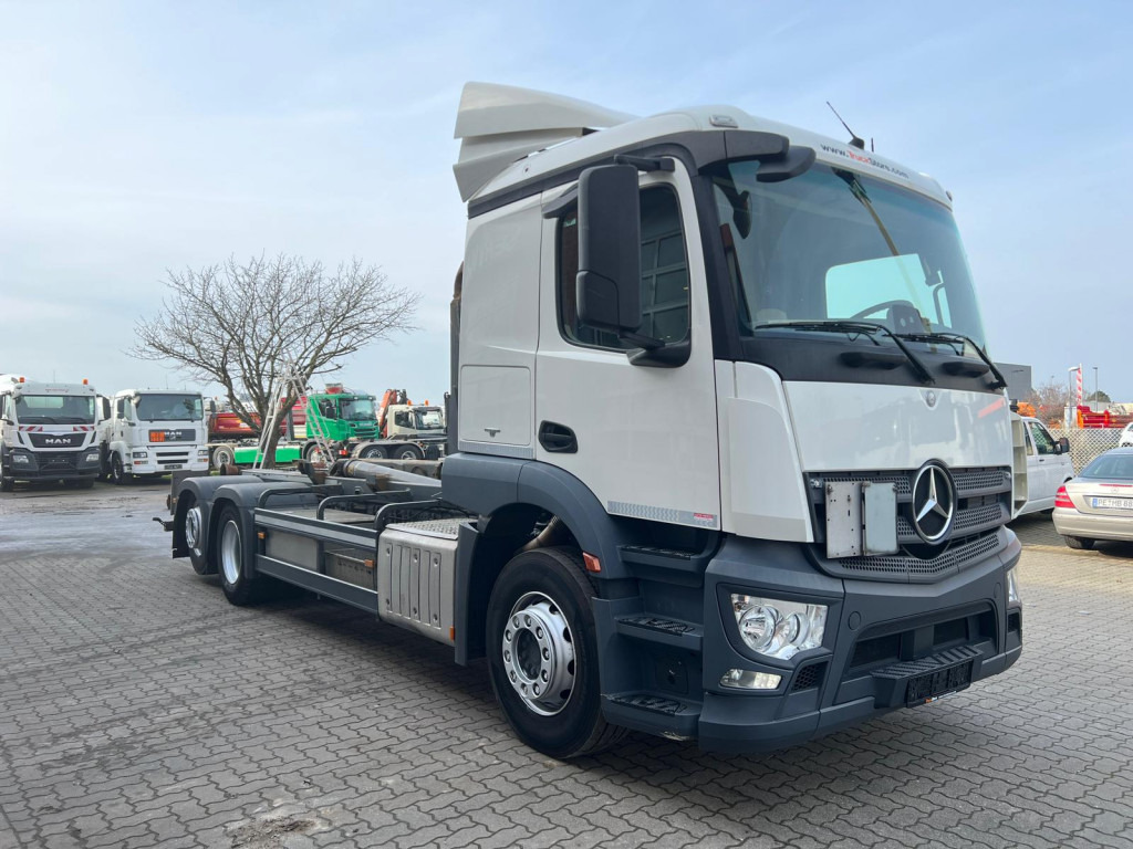MERCEDES-BENZ Actros neu 2543 L 6x2 Abrollkipper Meiller Funk - Camion cu cârlig: Foto 2 MERCEDES-BENZ Actros neu 2543 L 6x2 Abrollkipper Meiller Funk - Camion cu cârlig: Foto 2