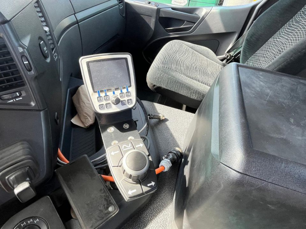 MERCEDES-BENZ Arocs 2135 AK 4x4 2-Achs Allradkipper Kommunalhydr. - Camion basculantă: Foto 2 MERCEDES-BENZ Arocs 2135 AK 4x4 2-Achs Allradkipper Kommunalhydr. - Camion basculantă: Foto 2