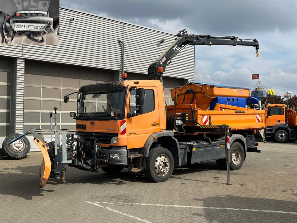 MERCEDES-BENZ Atego 1624 AK 4x4 2-Achs Allradkipper Kran Winterdienst - Camion basculantă, Camion cu macara: Foto 1 MERCEDES-BENZ Atego 1624 AK 4x4 2-Achs Allradkipper Kran Winterdienst - Camion basculantă, Camion cu macara: Foto 1