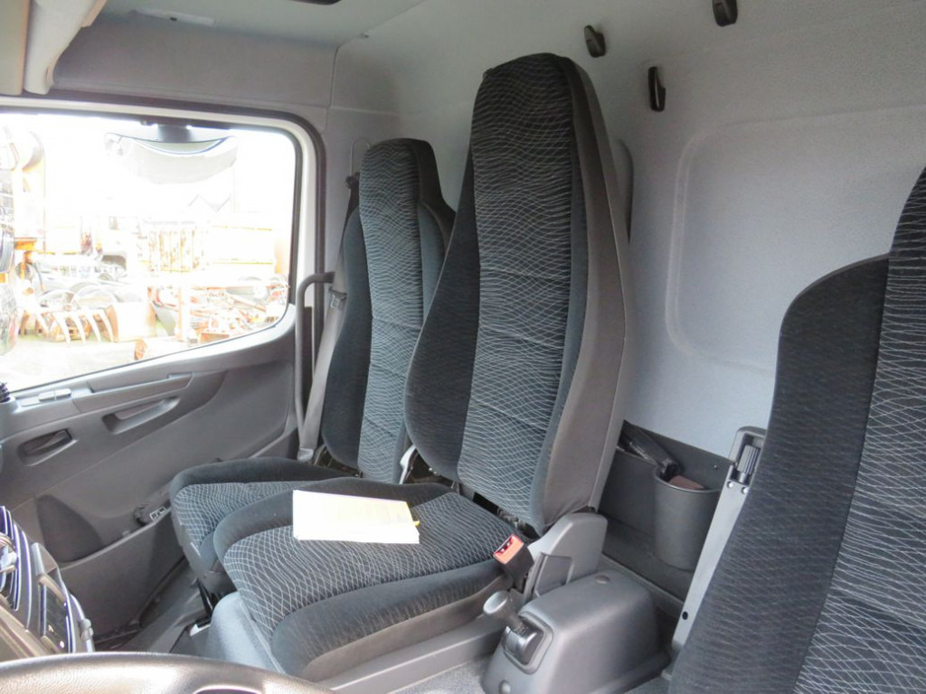 MERCEDES-BENZ Atego 818 L Pritsche LBW LBW 1 to AHK+Luftans - Autoutilitară cu prelată: Foto 3 MERCEDES-BENZ Atego 818 L Pritsche LBW LBW 1 to AHK+Luftans - Autoutilitară cu prelată: Foto 3