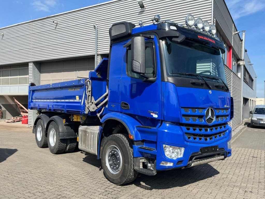Mercedes-Benz Arocs 2642 6x4 3-Achs Kipper Bordmatik nur 163TK - Camion basculantă: Foto 2 Mercedes-Benz Arocs 2642 6x4 3-Achs Kipper Bordmatik nur 163TK - Camion basculantă: Foto 2
