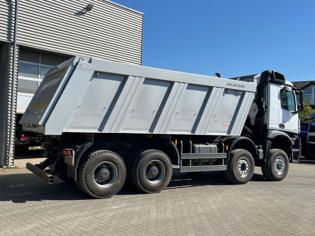 Mercedes-Benz Arocs 4153 8x6 4 Achs Muldenkipper Meiller - Camion basculantă: Foto 3 Mercedes-Benz Arocs 4153 8x6 4 Achs Muldenkipper Meiller - Camion basculantă: Foto 3