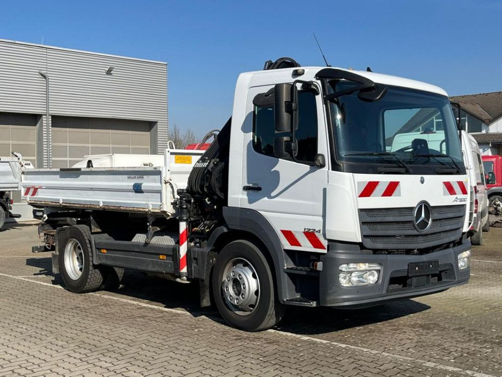 Mercedes-Benz Atego 1224 K 2-Achs Kipper Kran Hiab +Greiferst. - Camion basculantă, Camion cu macara: Foto 2 Mercedes-Benz Atego 1224 K 2-Achs Kipper Kran Hiab +Greiferst. - Camion basculantă, Camion cu macara: Foto 2