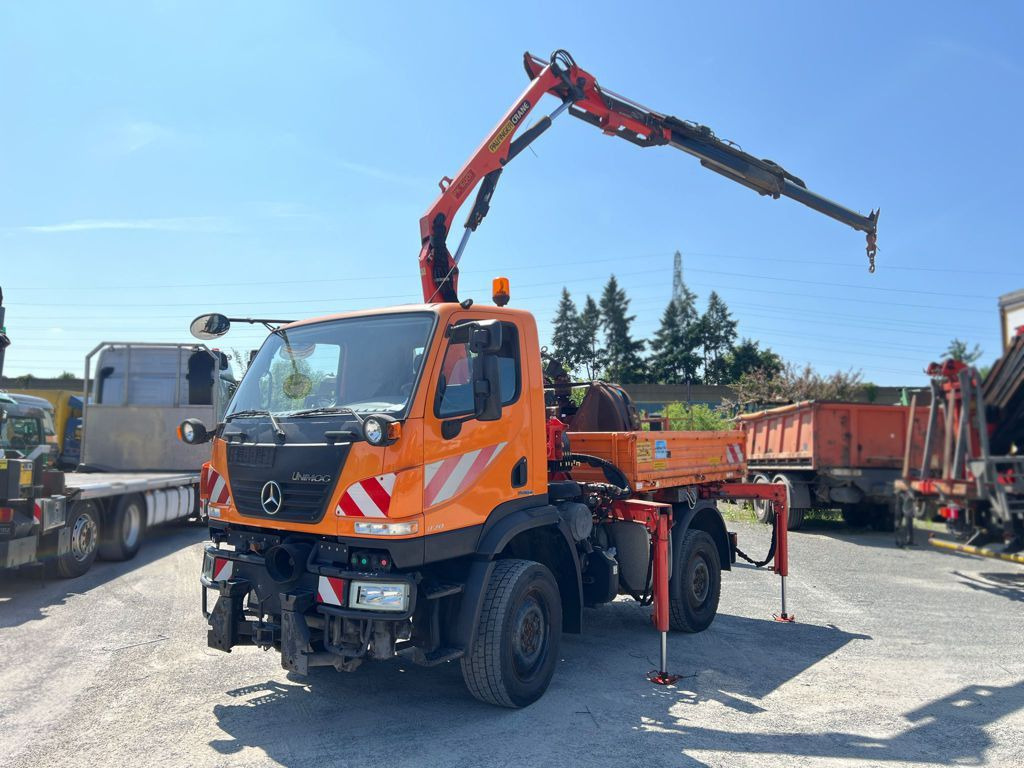 Mercedes-Benz Unimog U20 2-Achs Allradkipper Kran Palfinger Kr - Camion basculantă, Camion cu macara: Foto 1 Mercedes-Benz Unimog U20 2-Achs Allradkipper Kran Palfinger Kr - Camion basculantă, Camion cu macara: Foto 1