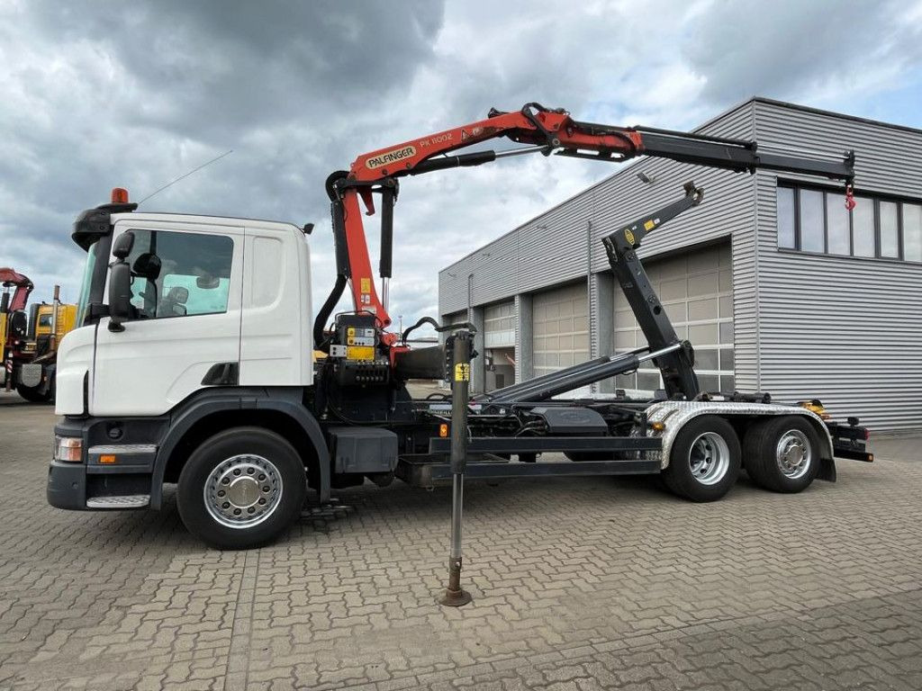 Scania P 360 6x2 Abrollkipper mit Kran Lift/Lenkachse Scania P 360 6x2 Abrollkipper mit Kran Lift/Lenkachse - Camion cu cârlig, Camion cu macara: Foto 3 Scania P 360 6x2 Abrollkipper mit Kran Lift/Lenkachse Scania P 360 6x2 Abrollkipper mit Kran Lift/Lenkachse - Camion cu cârlig, Camion cu macara: Foto 3