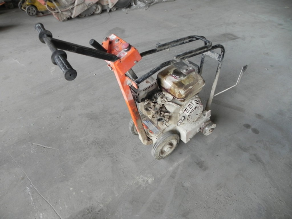 SAINT GOBAIN Norton Clipper C 51 Kleinteile - Utilaje constructii: Foto 3 SAINT GOBAIN Norton Clipper C 51 Kleinteile - Utilaje constructii: Foto 3