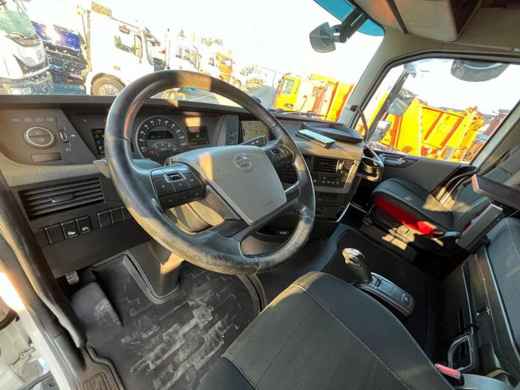 Volvo FH 500 6x2 Abrollkipper Funkfernbedienung - Camion cu cârlig: Foto 5 Volvo FH 500 6x2 Abrollkipper Funkfernbedienung - Camion cu cârlig: Foto 5