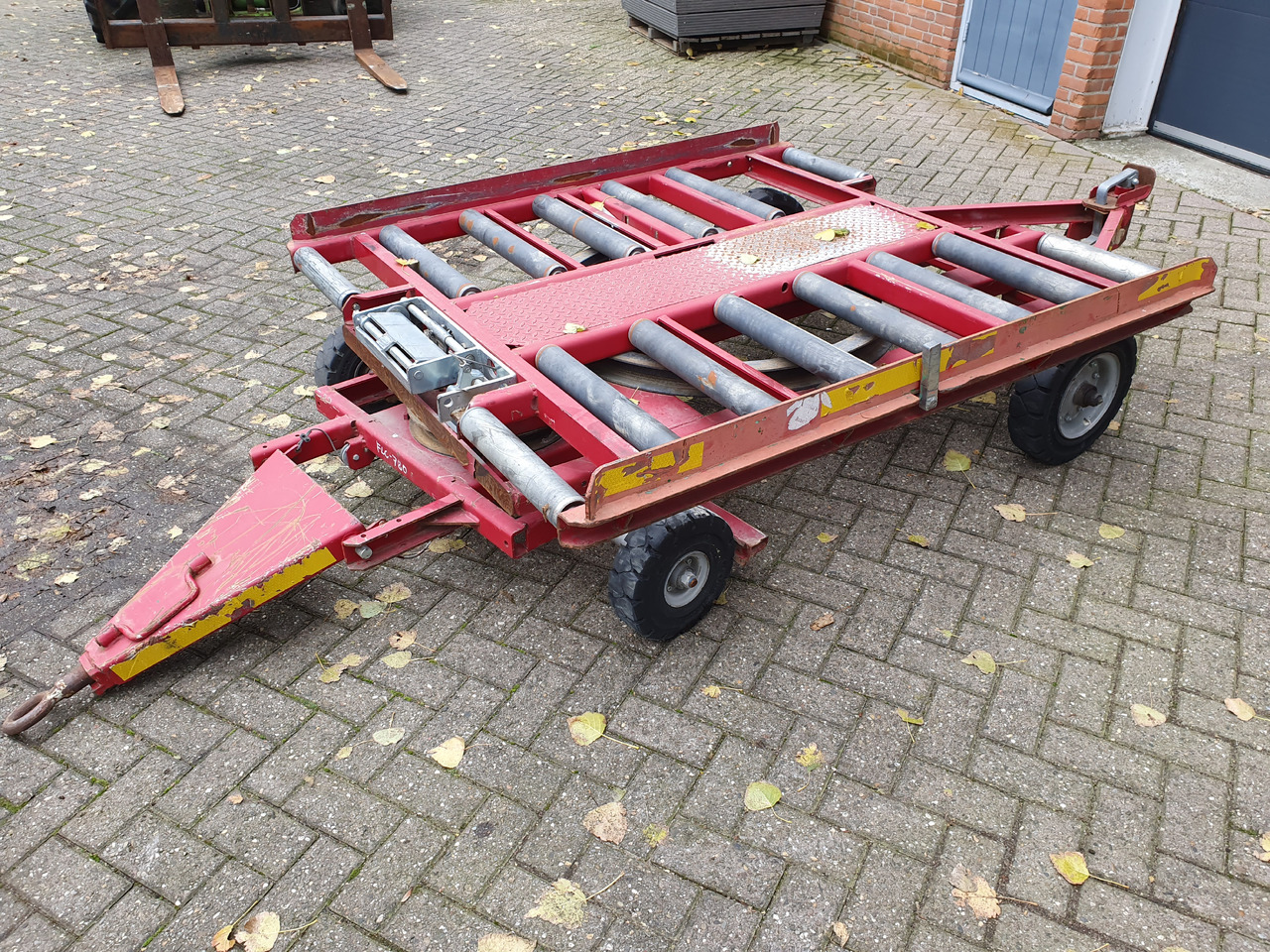 Dolly 5ft Miloco turntable - Echipamente aeroportuare: Foto 1 Dolly 5ft Miloco turntable - Echipamente aeroportuare: Foto 1