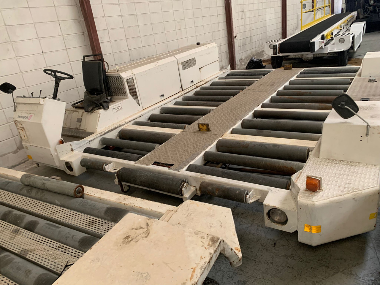 Pallet Transporter CPT-4 - Echipamente aeroportuare: Foto 1 Pallet Transporter CPT-4 - Echipamente aeroportuare: Foto 1