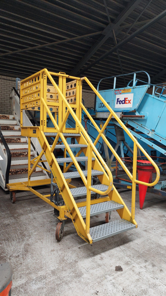 Maintenance Stairs SPS OT-7 - Scară de pasageri: Foto 4 Maintenance Stairs SPS OT-7 - Scară de pasageri: Foto 4