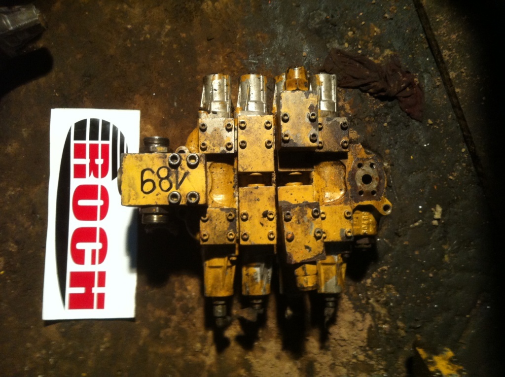 LINDE 604 897 - 4 SEKCYJNY - Supapa hidraulica pentru Utilaje constructii: Foto 1 LINDE 604 897 - 4 SEKCYJNY - Supapa hidraulica pentru Utilaje constructii: Foto 1